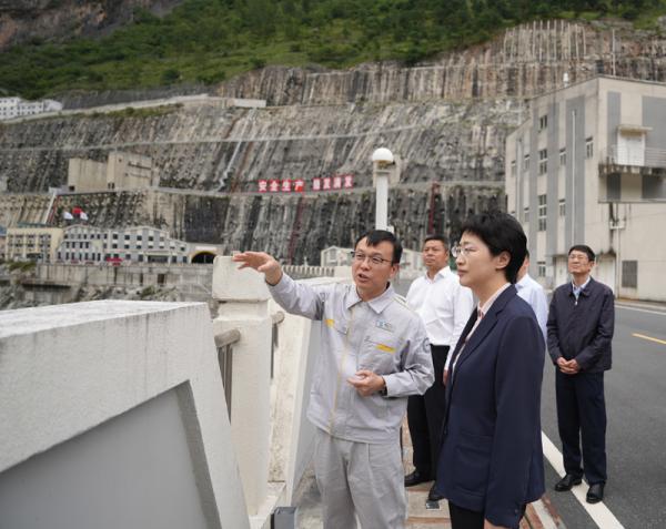 四川：施小琳在凉山州调研时强调 做强特色优势产业 着力保障改善民生 扎实推动民族地区高质量发展(图1)